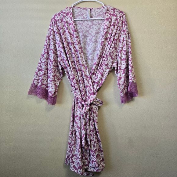 FLORA NIKROOZ Medium Knit Flora Printed Wrap Short Robe Kimono Lace Trim Sleeve - Picture 1 of 7
